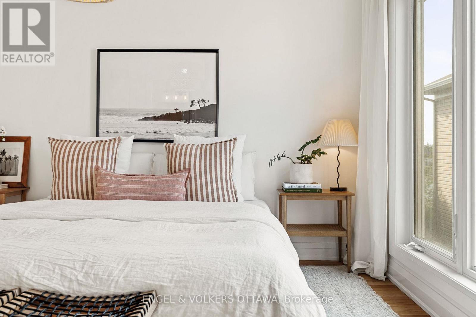 1137 Rockingham Avenue, Ottawa, ON - Indoor Photo Showing Bedroom