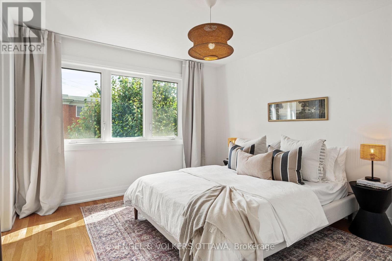 1137 Rockingham Avenue, Ottawa, ON - Indoor Photo Showing Bedroom