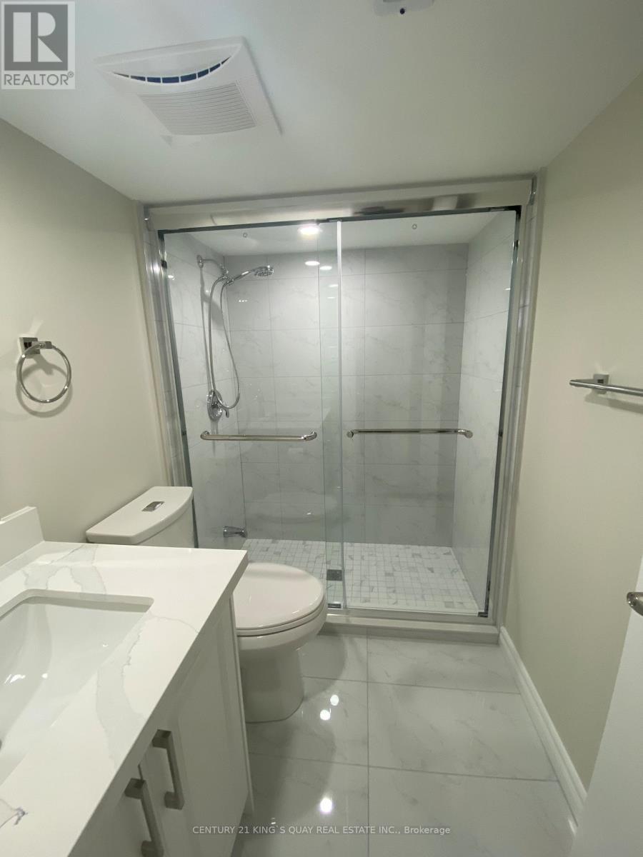 Lower - 54 Shilton Road, Toronto, ON - Indoor Photo Showing Bathroom