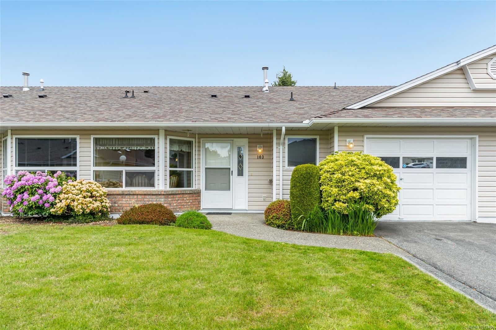 103-240 Stanford Ave East, Parksville, BC