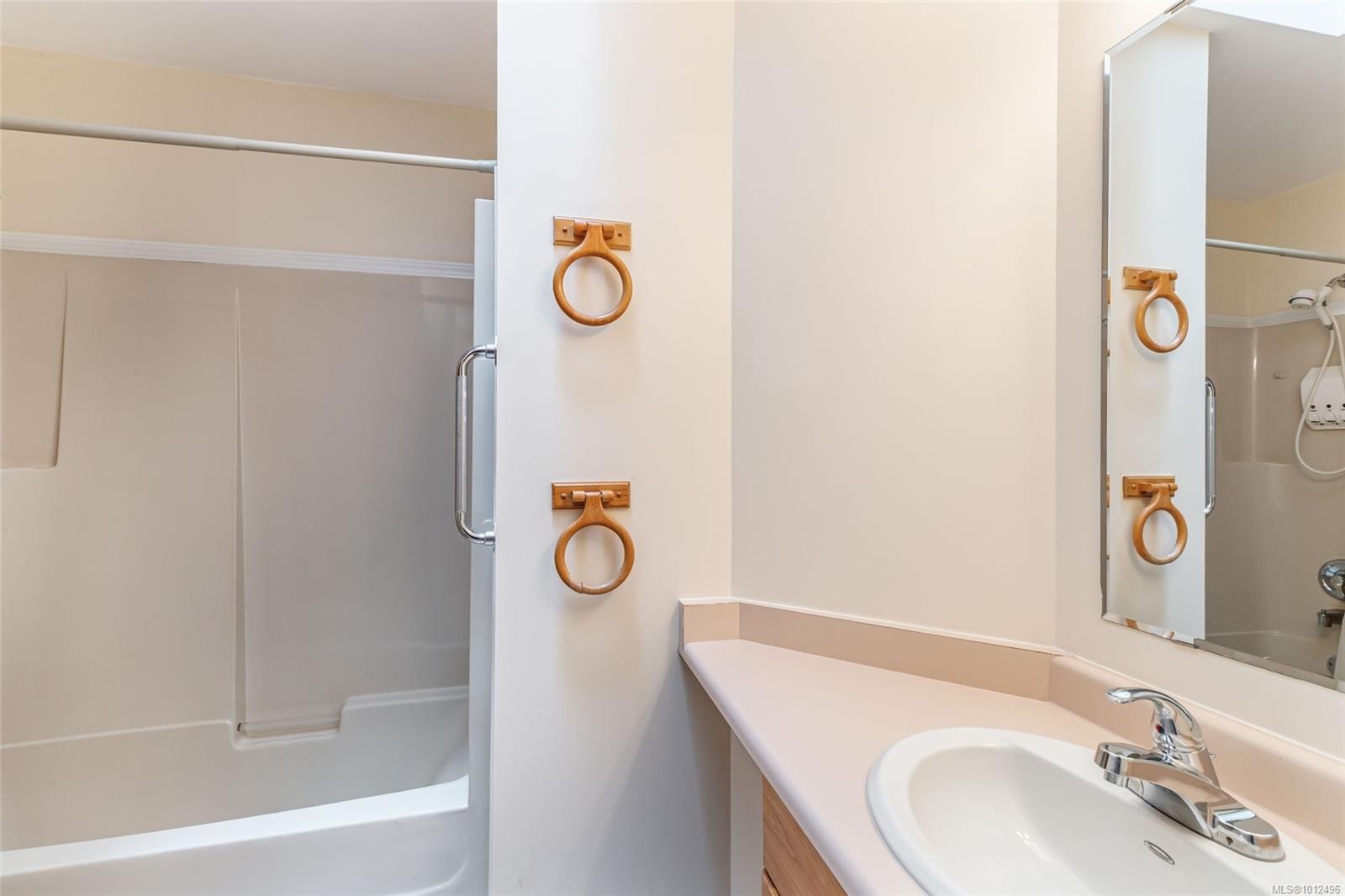 103-240 Stanford Ave East, Parksville, BC