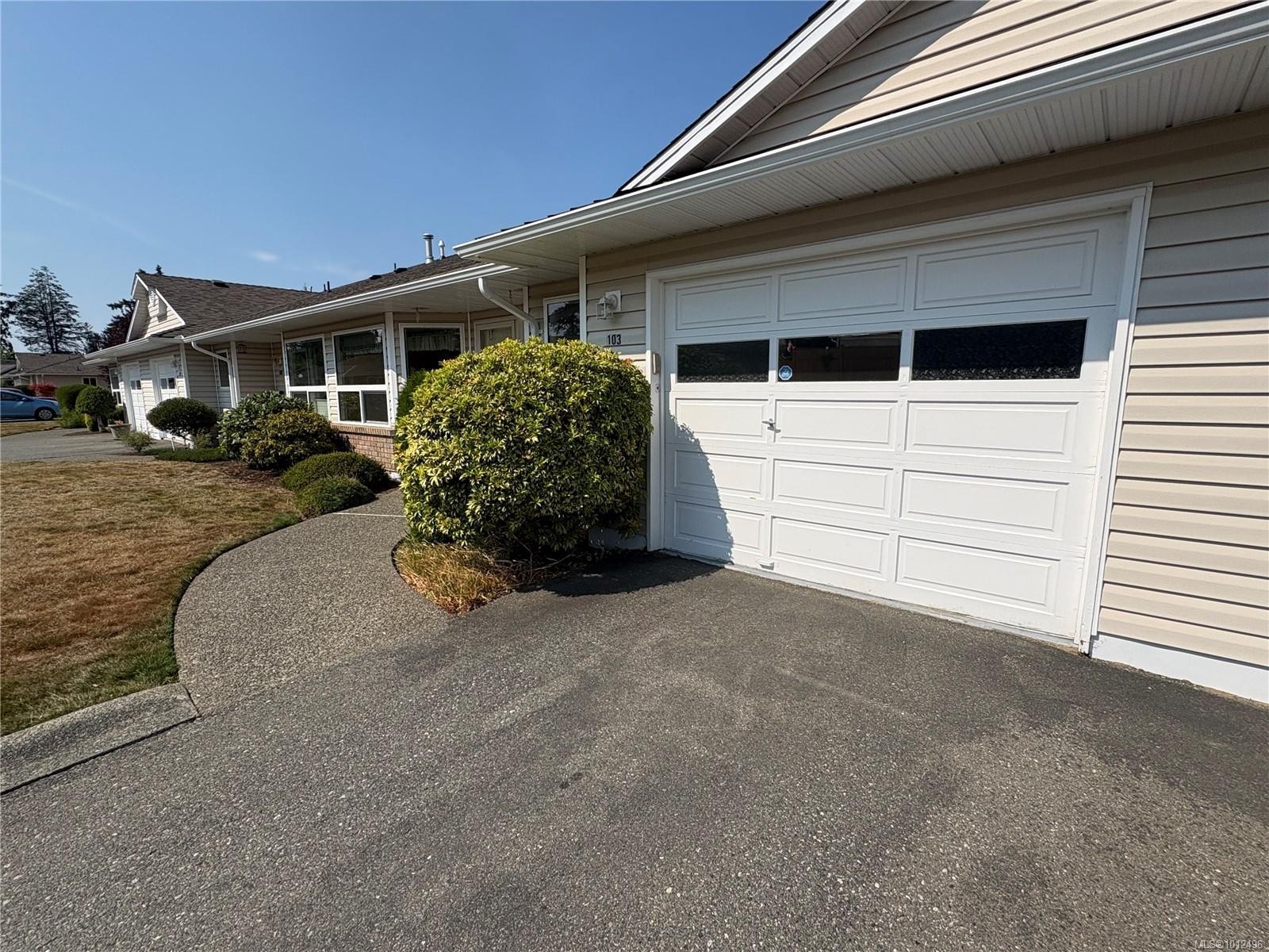 103-240 Stanford Ave East, Parksville, BC