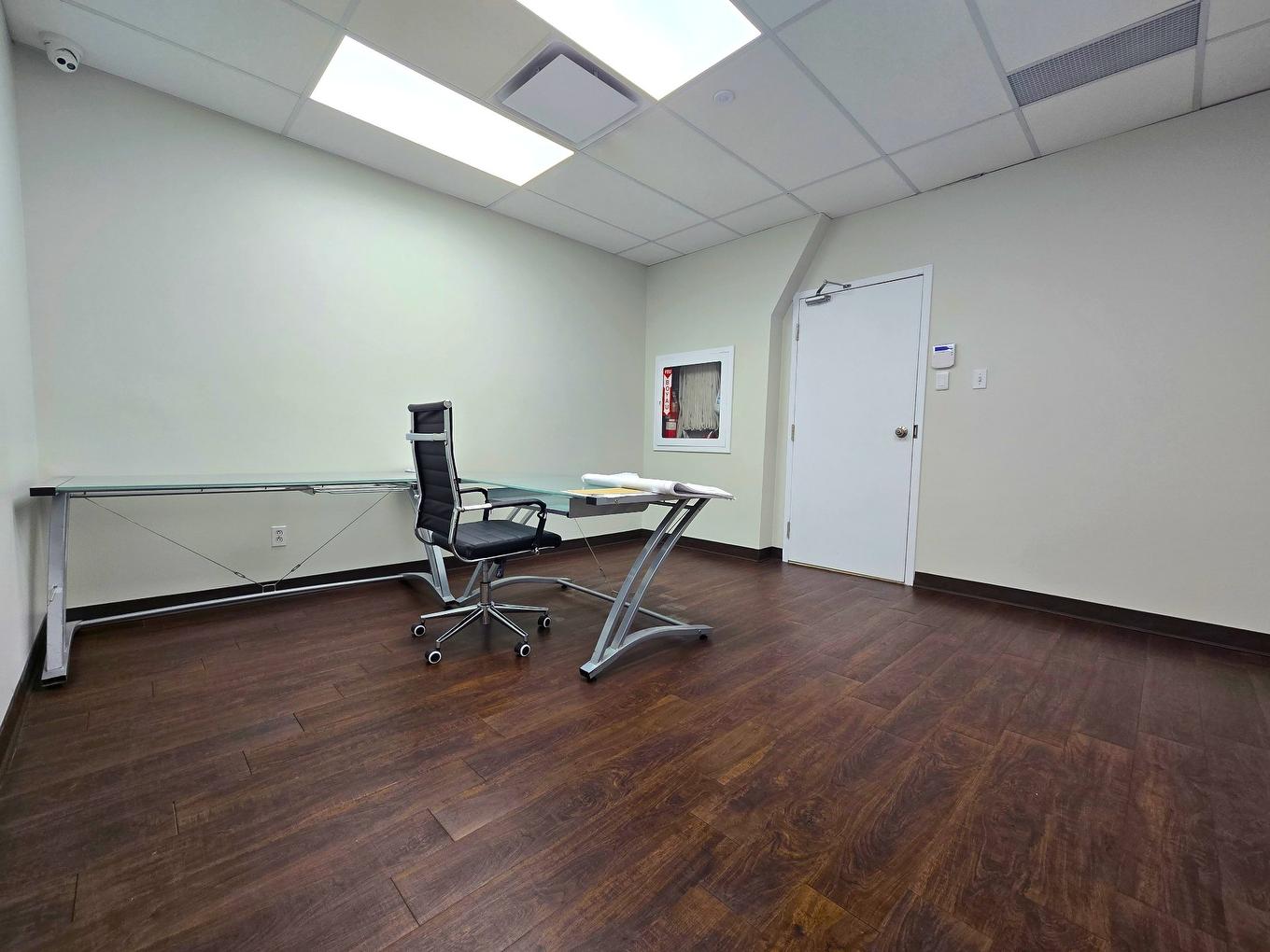 Reception area - 300-1555 Boul. Des Laurentides, Laval (Vimont), QC - Indoor Photo Showing Office