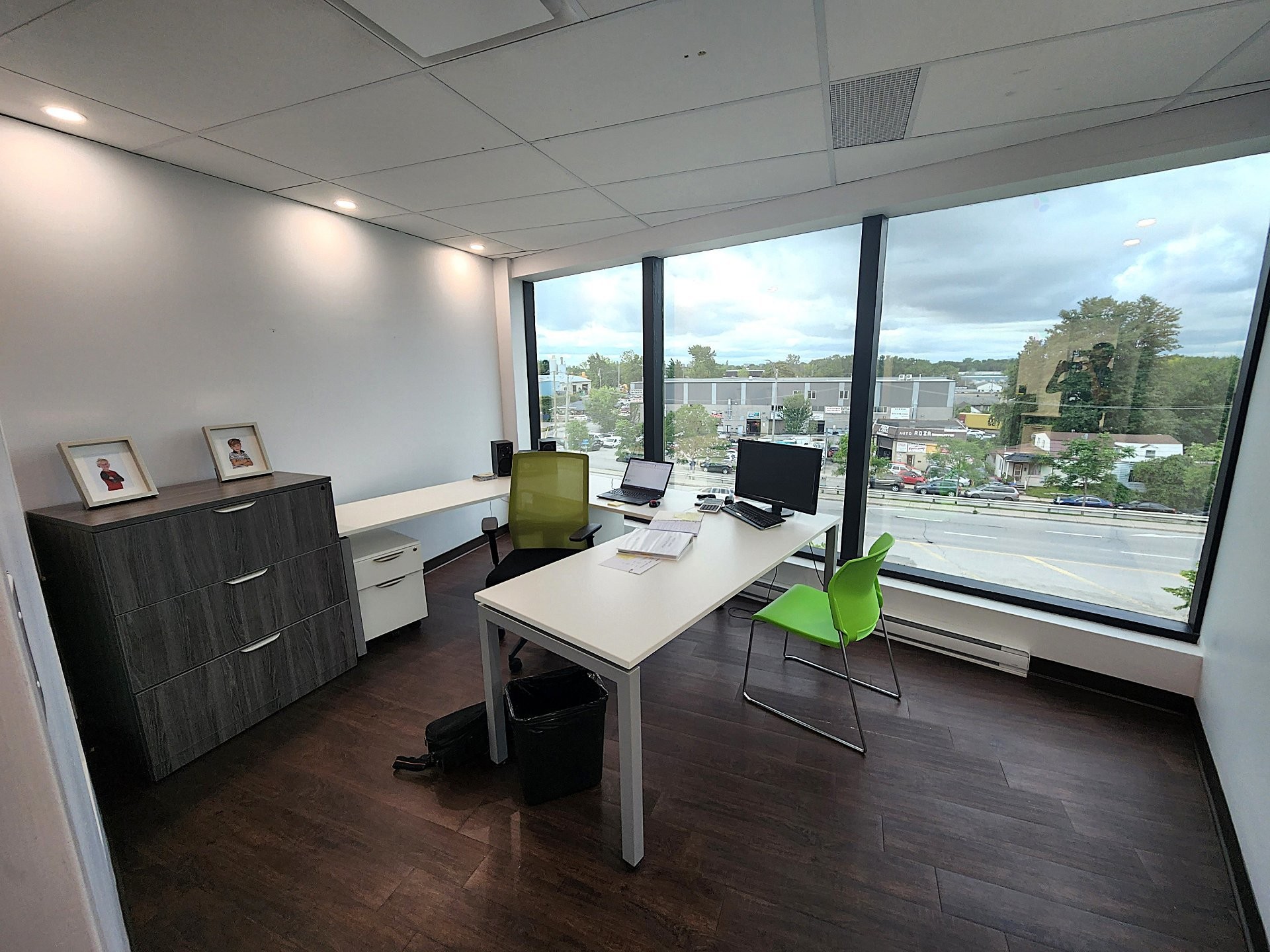 Bureau - 300-1555 Boul. Des Laurentides, Laval (Vimont), QC - Indoor