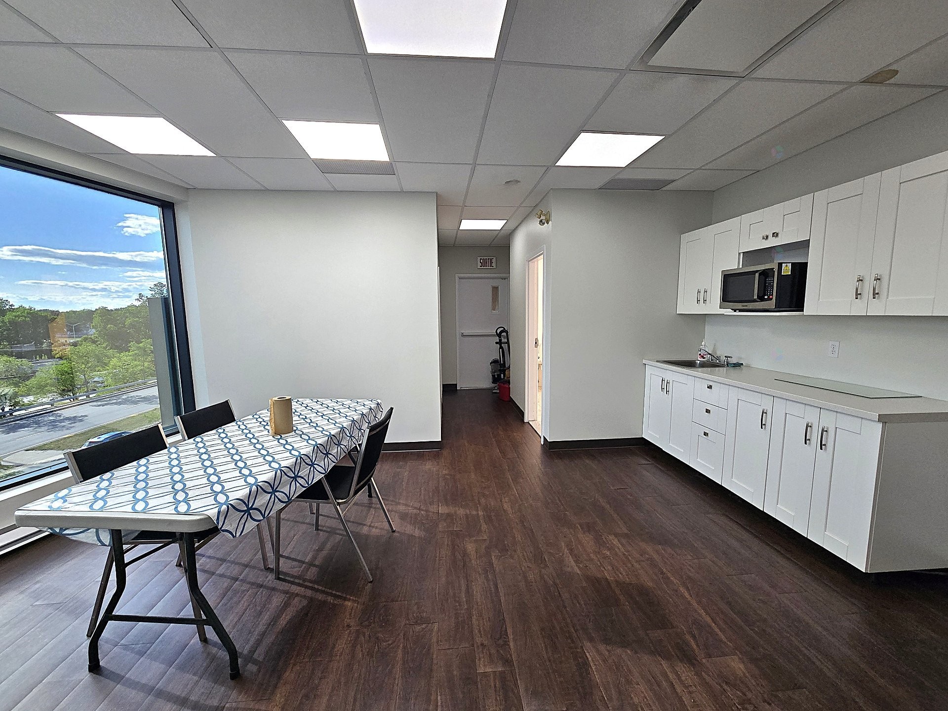 Cuisine - 300-1555 Boul. Des Laurentides, Laval (Vimont), QC - Indoor