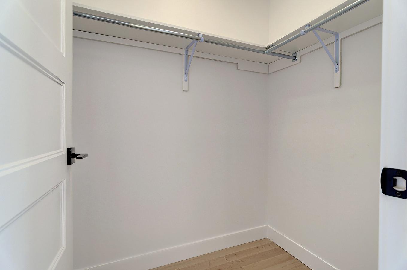 Hall - 6535 Rue Poitou, Brossard, QC - Indoor With Storage