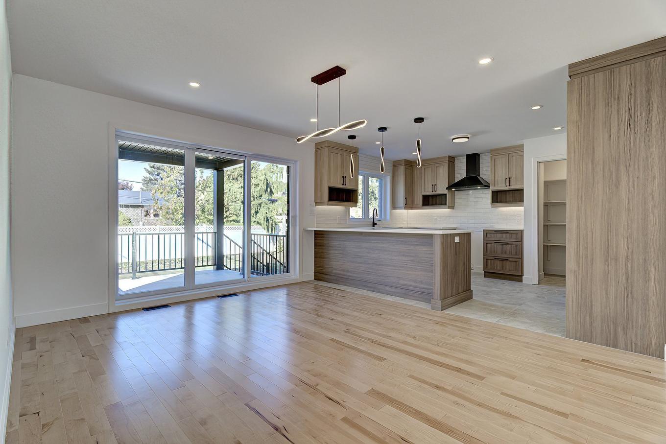 Kitchen - 6535 Rue Poitou, Brossard, QC - Indoor Photo Showing Kitchen
