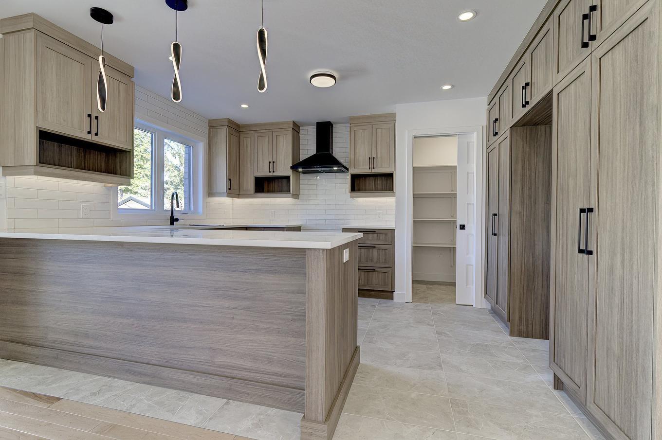 Kitchen - 6535 Rue Poitou, Brossard, QC - Indoor Photo Showing Kitchen