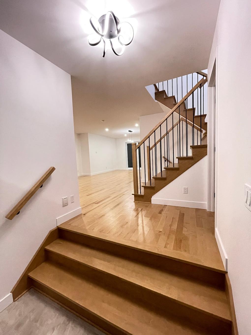 Staircase - 6535 Rue Poitou, Brossard, QC - Indoor Photo Showing Other Room