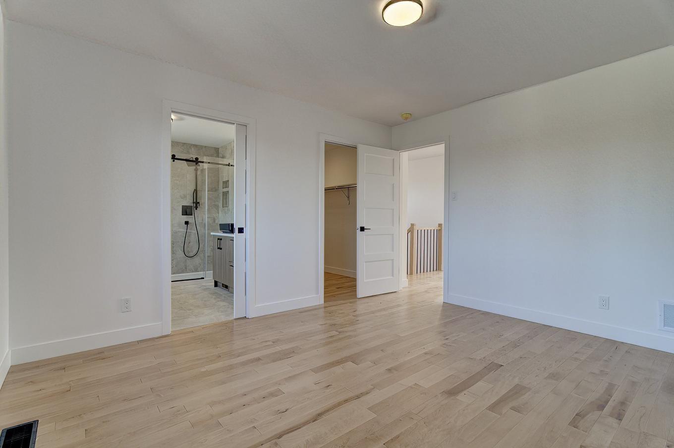 Primary bedroom - 6535 Rue Poitou, Brossard, QC - Indoor Photo Showing Other Room