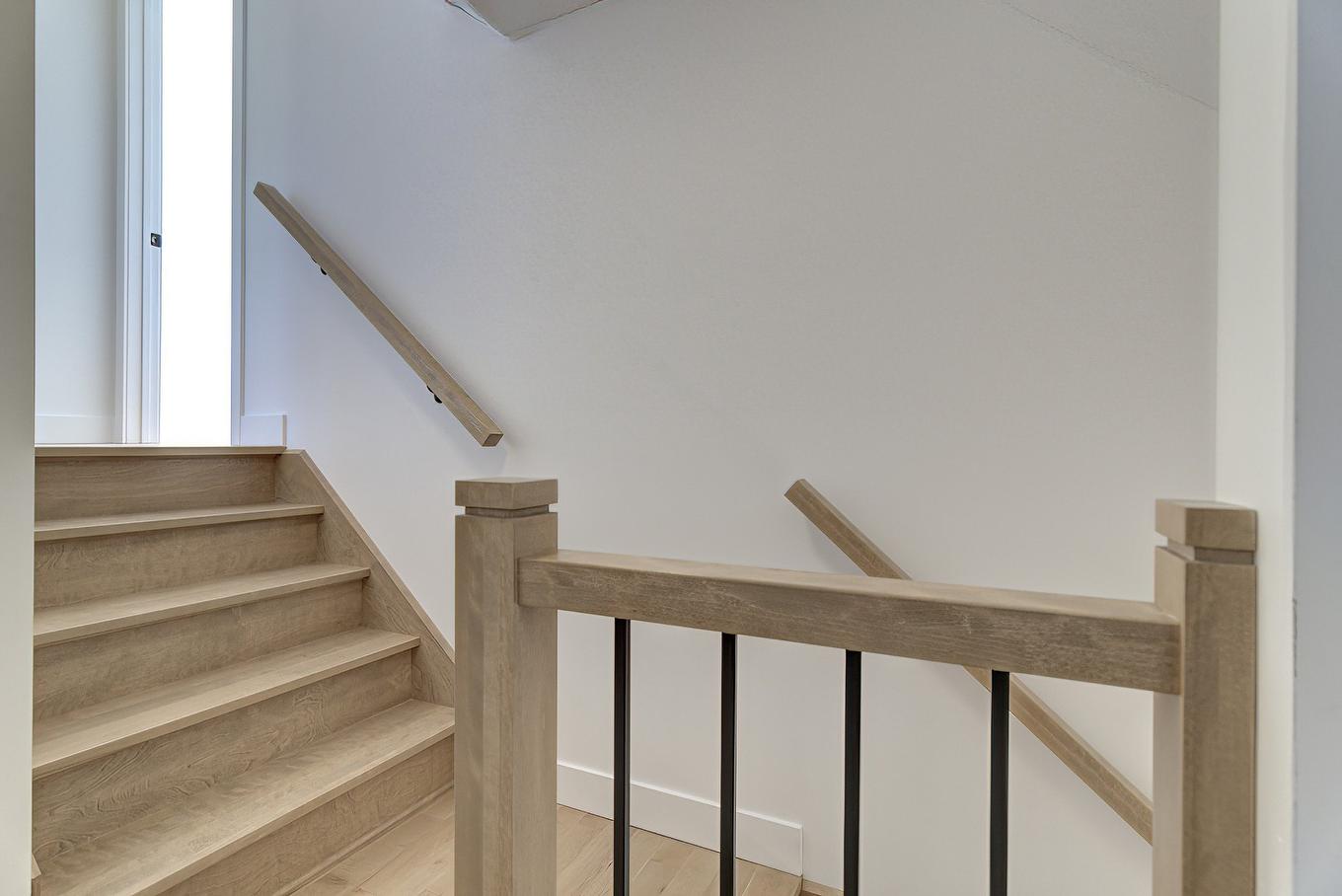 Staircase - 6535 Rue Poitou, Brossard, QC - Indoor Photo Showing Other Room