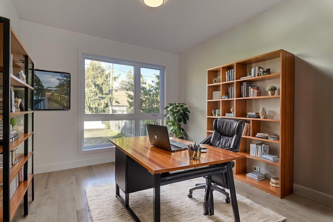 Office - 6535 Rue Poitou, Brossard, QC - Indoor Photo Showing Office