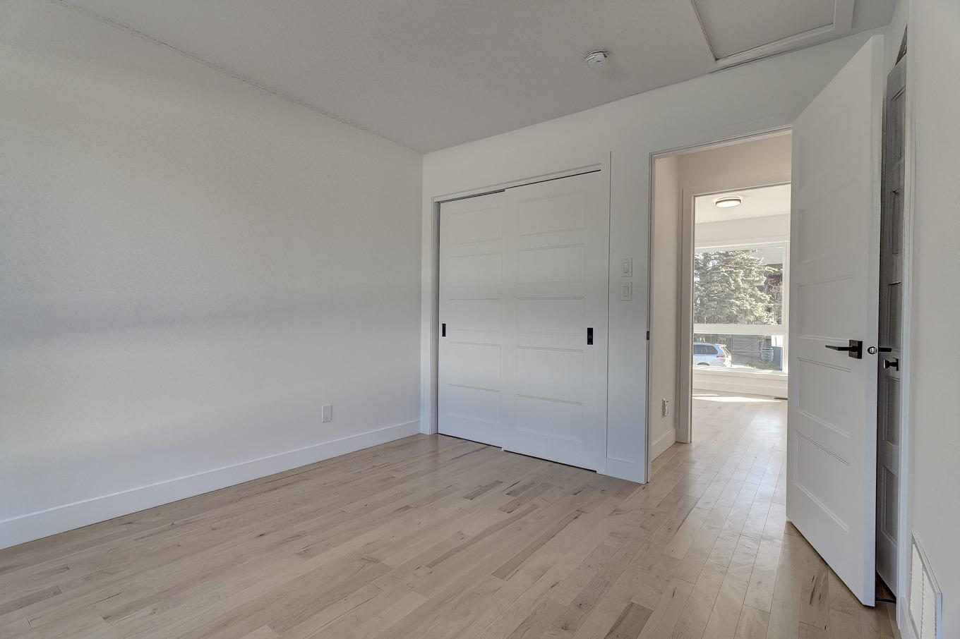 Office - 6535 Rue Poitou, Brossard, QC - Indoor Photo Showing Other Room