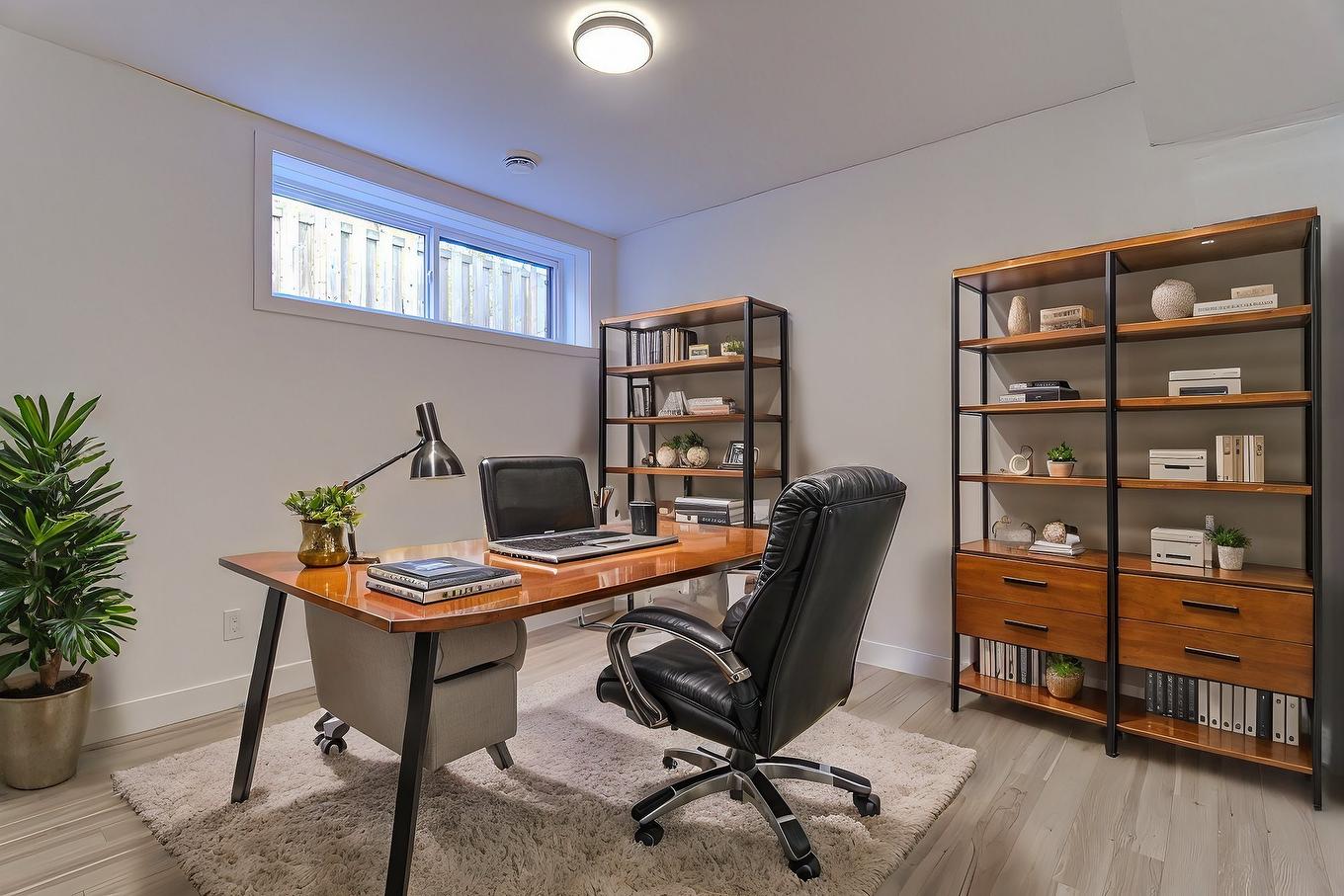 Office - 6535 Rue Poitou, Brossard, QC - Indoor Photo Showing Office