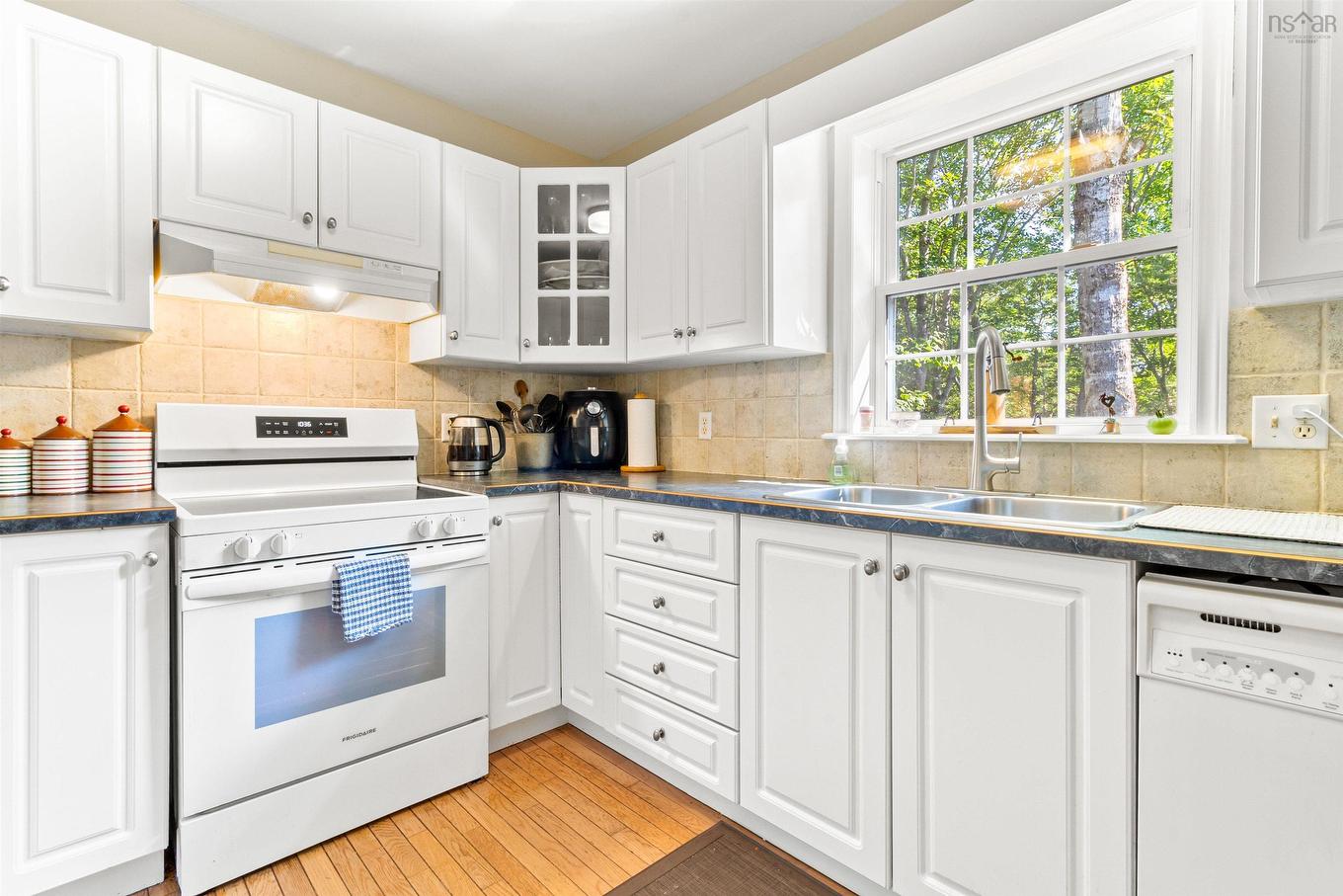 42 Canterbury Lane, Fall River, NS