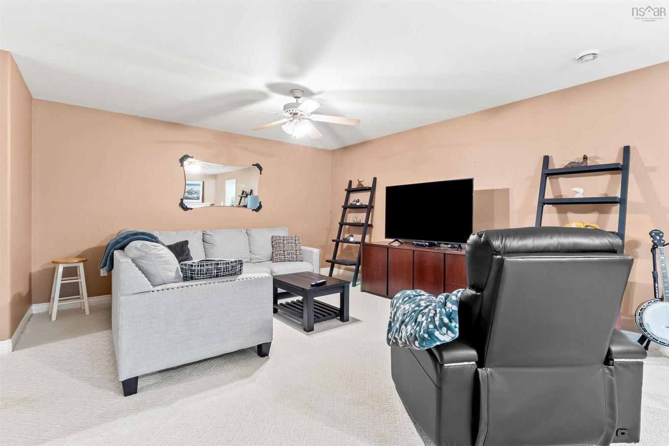 42 Canterbury Lane, Fall River, NS