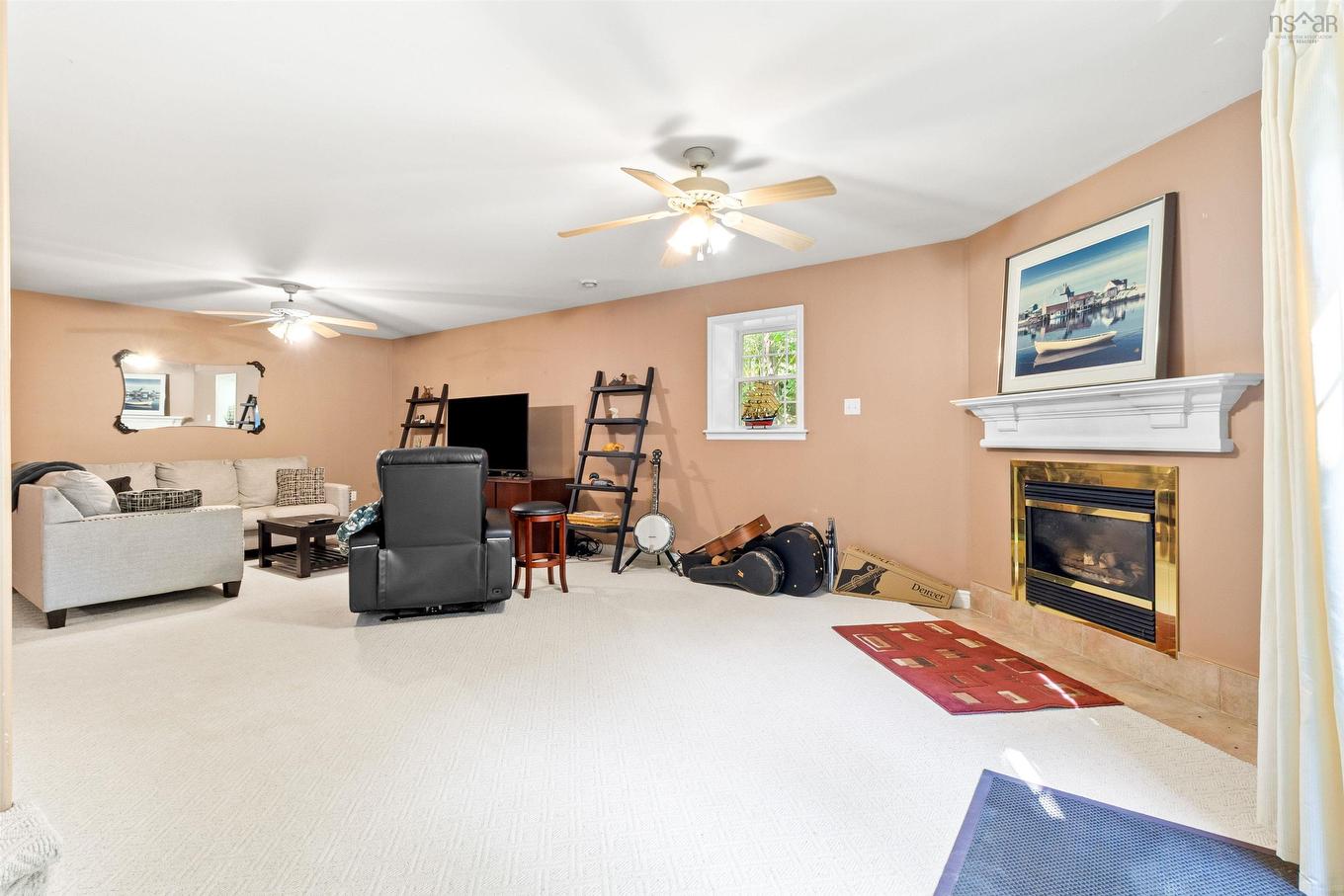 42 Canterbury Lane, Fall River, NS