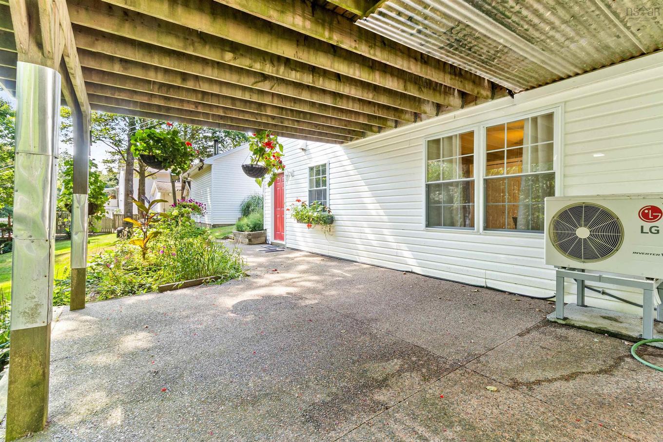 42 Canterbury Lane, Fall River, NS