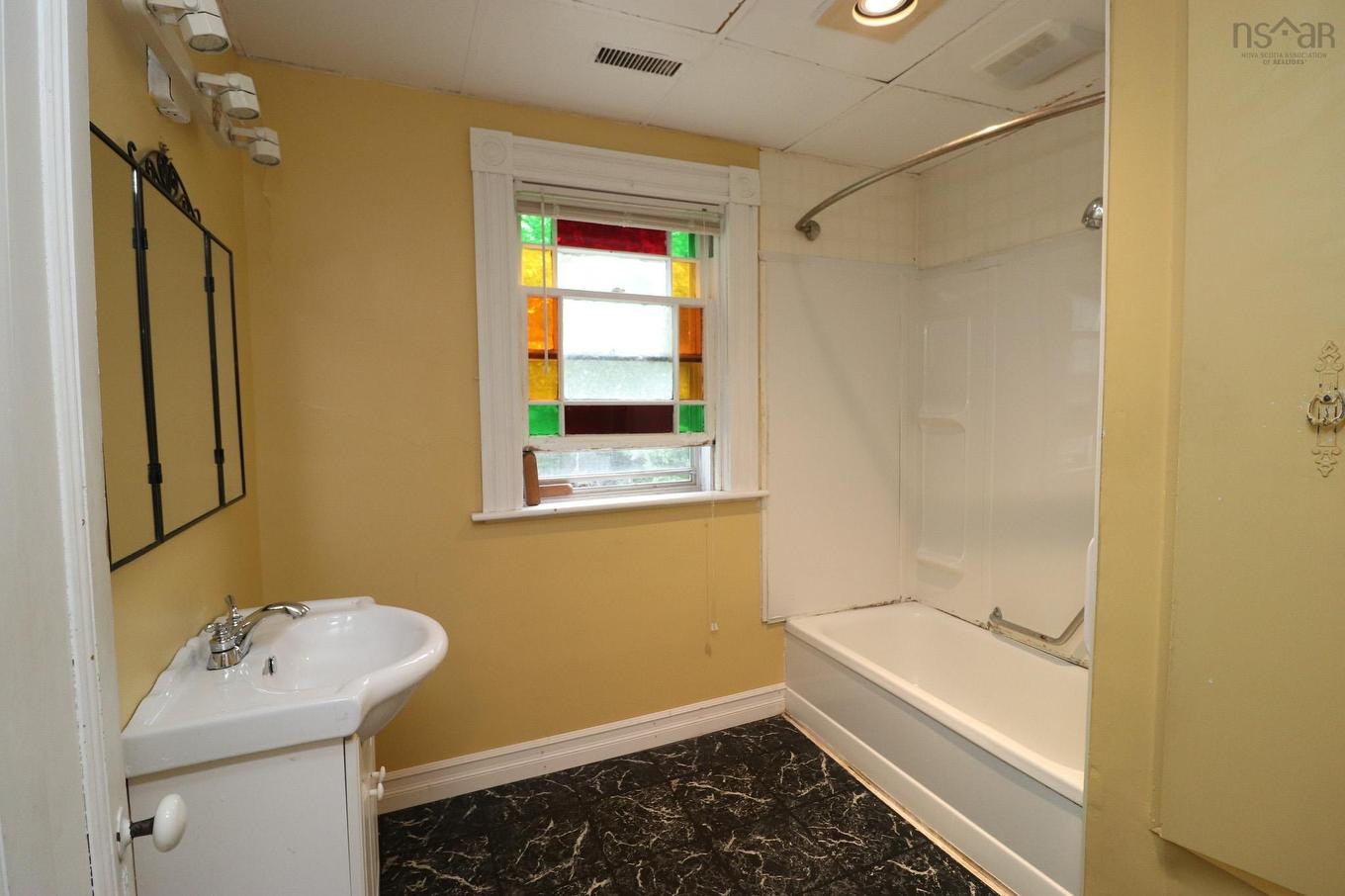 8 Lansdoon Place, Truro, NS