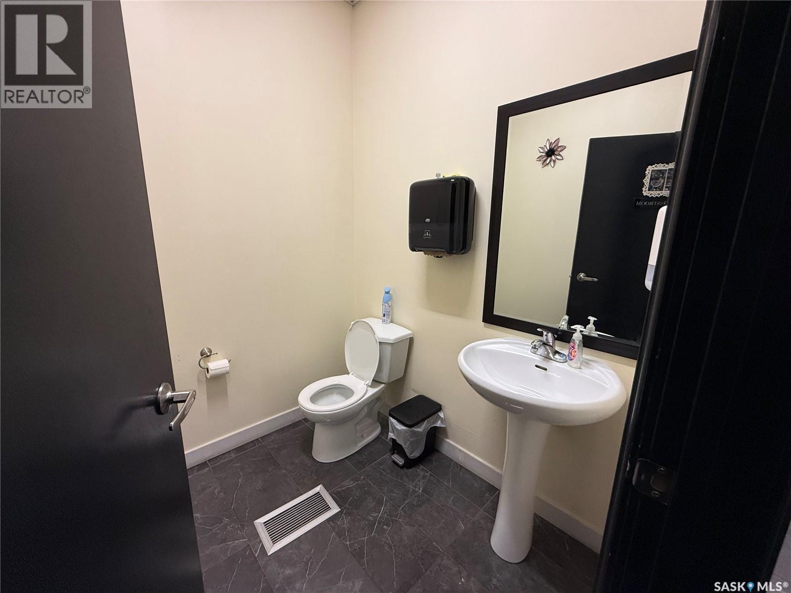 155 2Nd Avenue, Saskatoon, SK