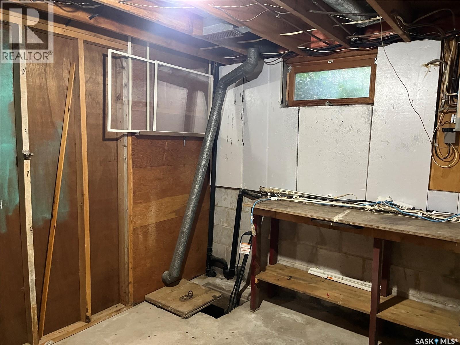 220 Knobel Street, Foam Lake, SK - Indoor