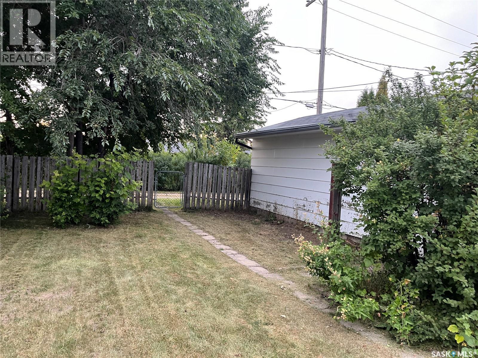 220 Knobel Street, Foam Lake, SK - Outdoor