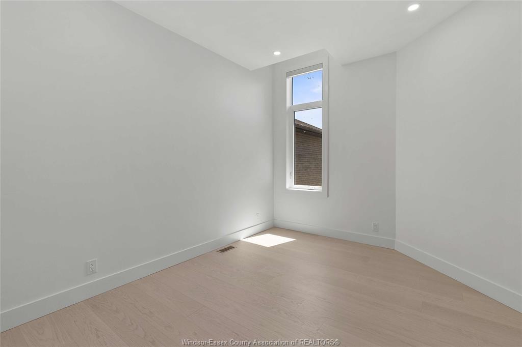 13 Eagle Street, Leamington, ON