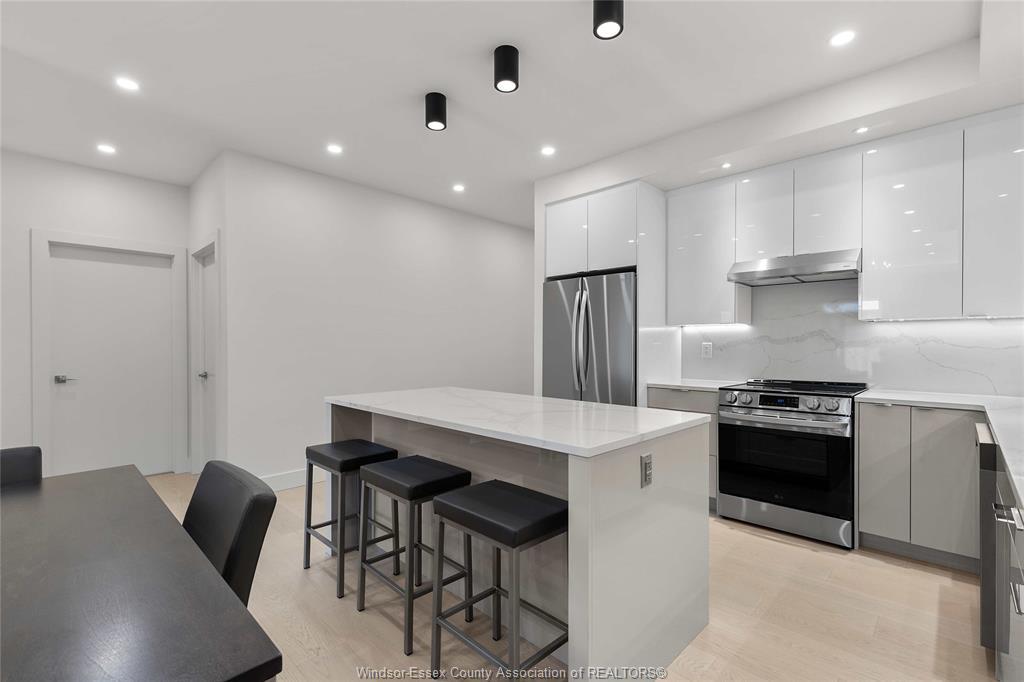 13 Eagle Street, Leamington, ON