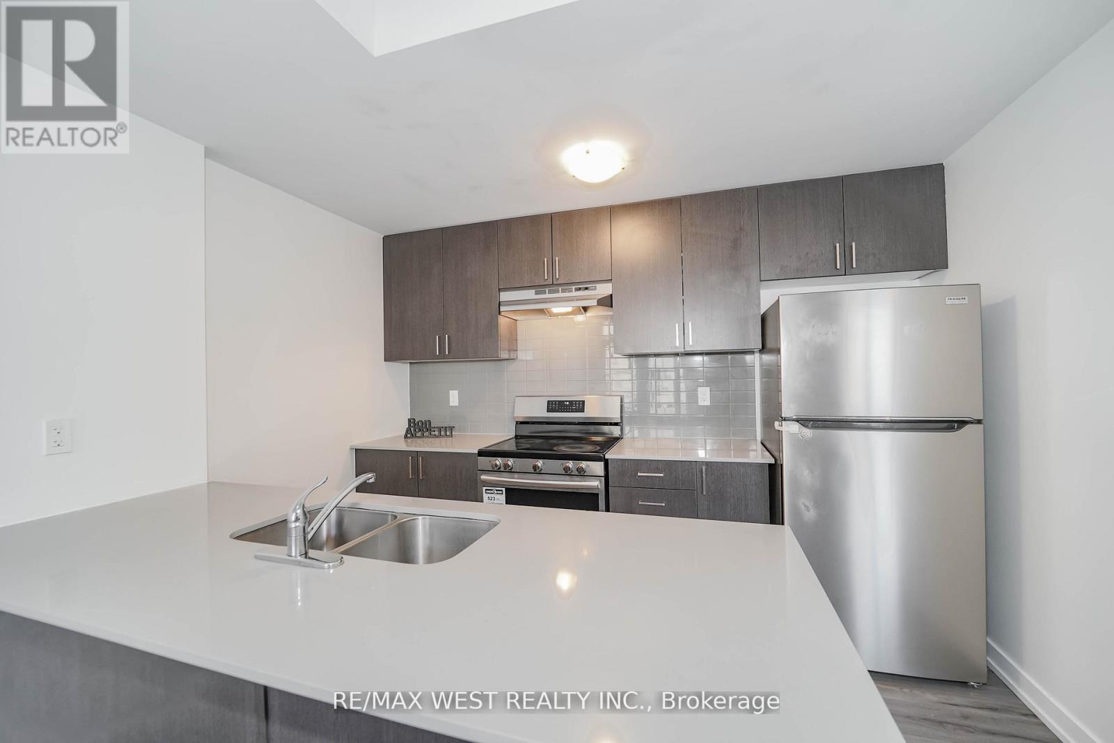 1001 - 1655 Palmers Sawmill Road, Pickering, ON - Indoor Photo Showing Kitchen With Double Sink