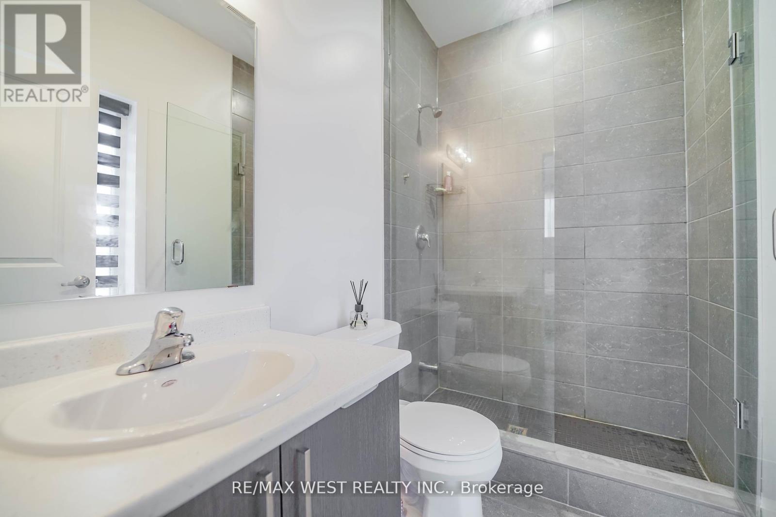 1001 - 1655 Palmers Sawmill Road, Pickering, ON - Indoor Photo Showing Bathroom