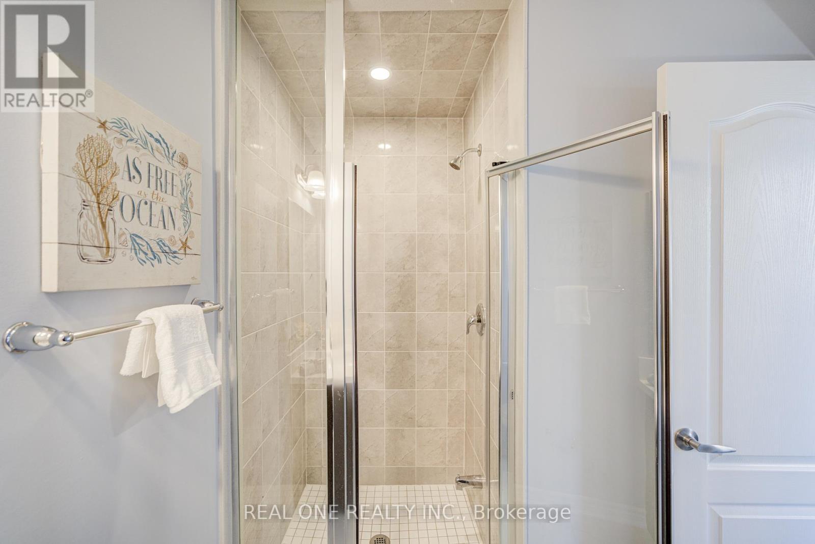 18 Thomas Swanson Street, Markham, ON - Indoor Photo Showing Bathroom