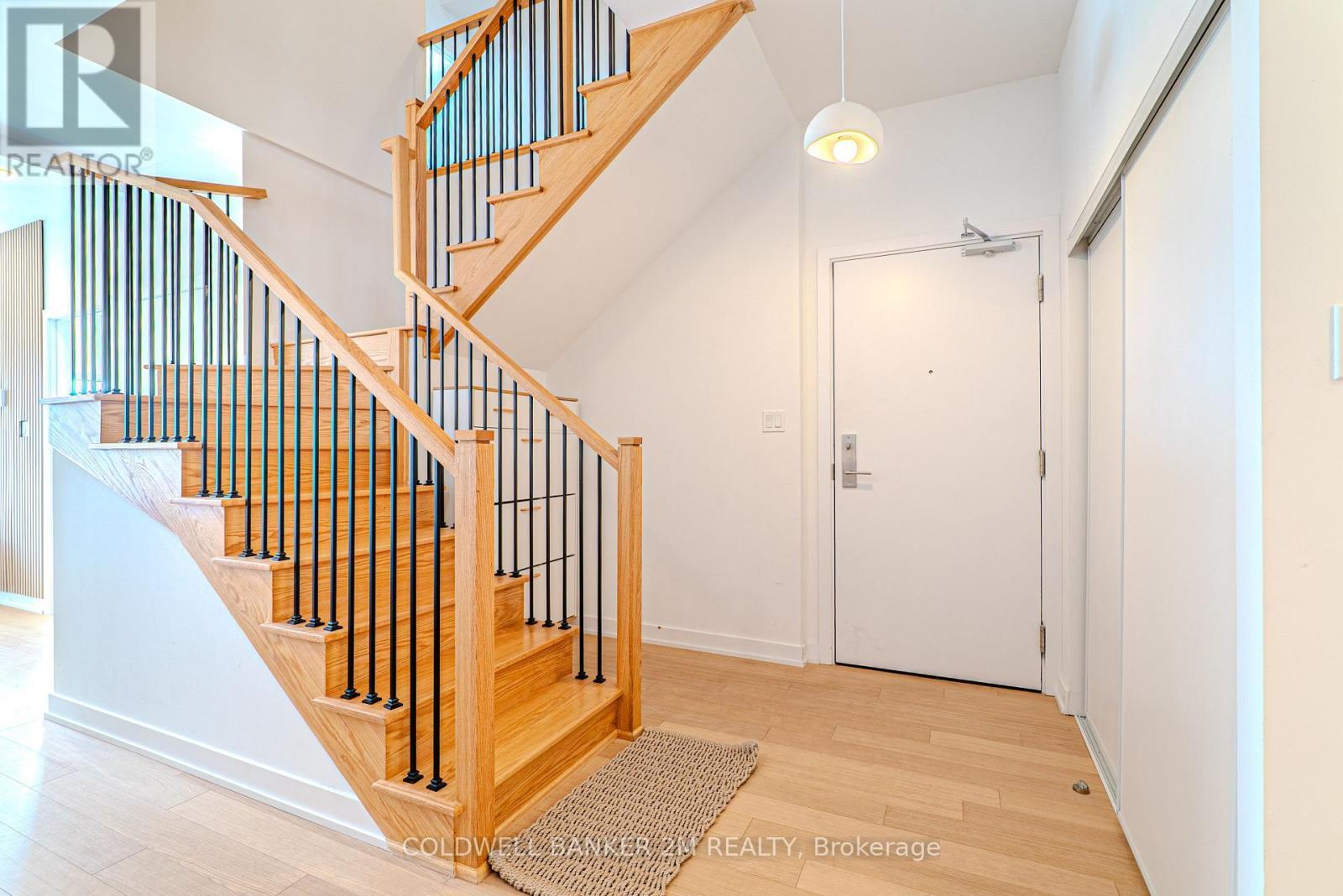 817 - 2433 Dufferin Street, Toronto (Briar Hill-Belgravia), ON - Indoor Photo Showing Other Room