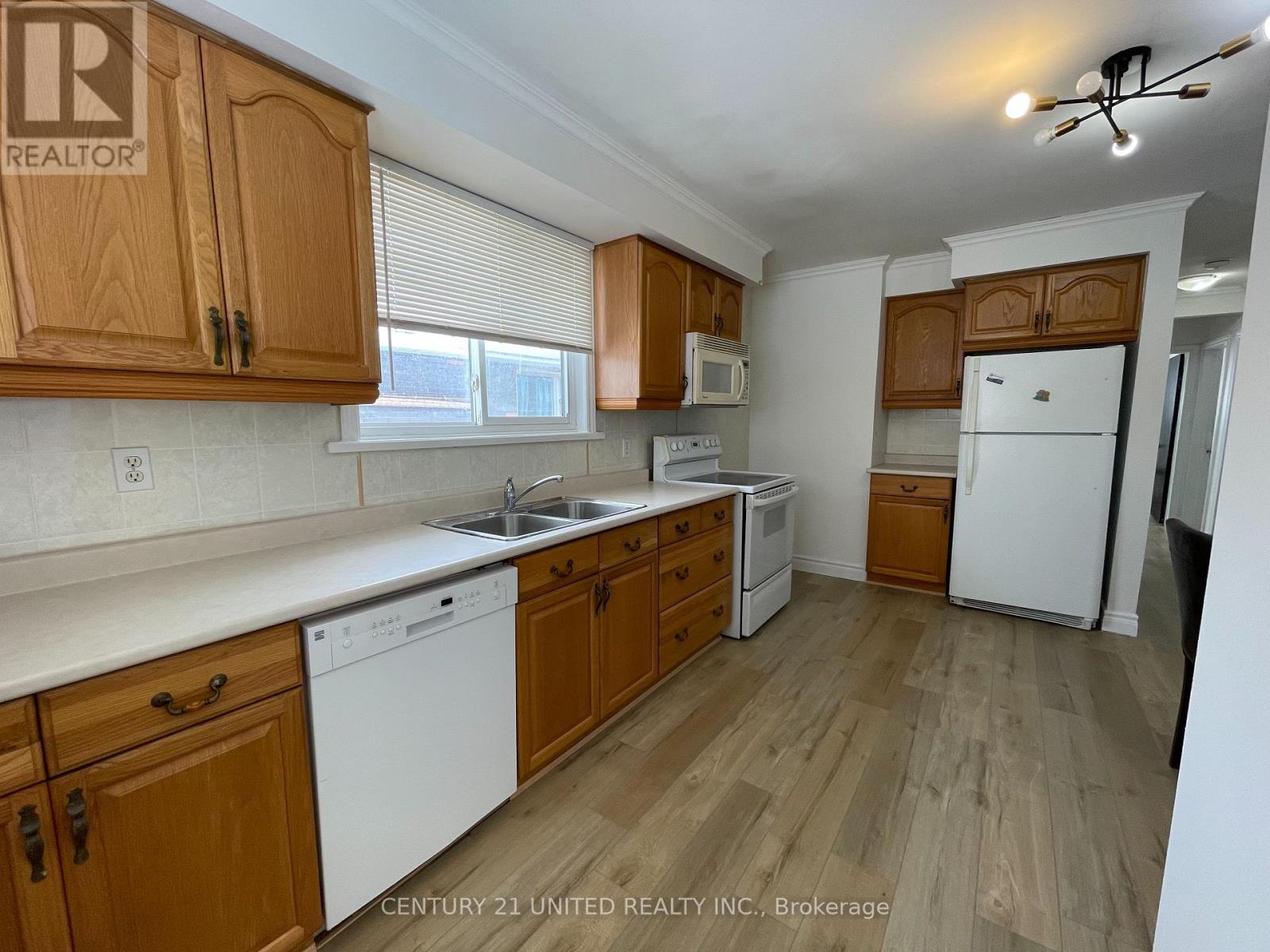 Upper - 431 O'Connell Road, Peterborough (Otonabee Ward 1), ON - Indoor Photo Showing Kitchen With Double Sink