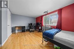 Primary bedroom w/walk in closet -