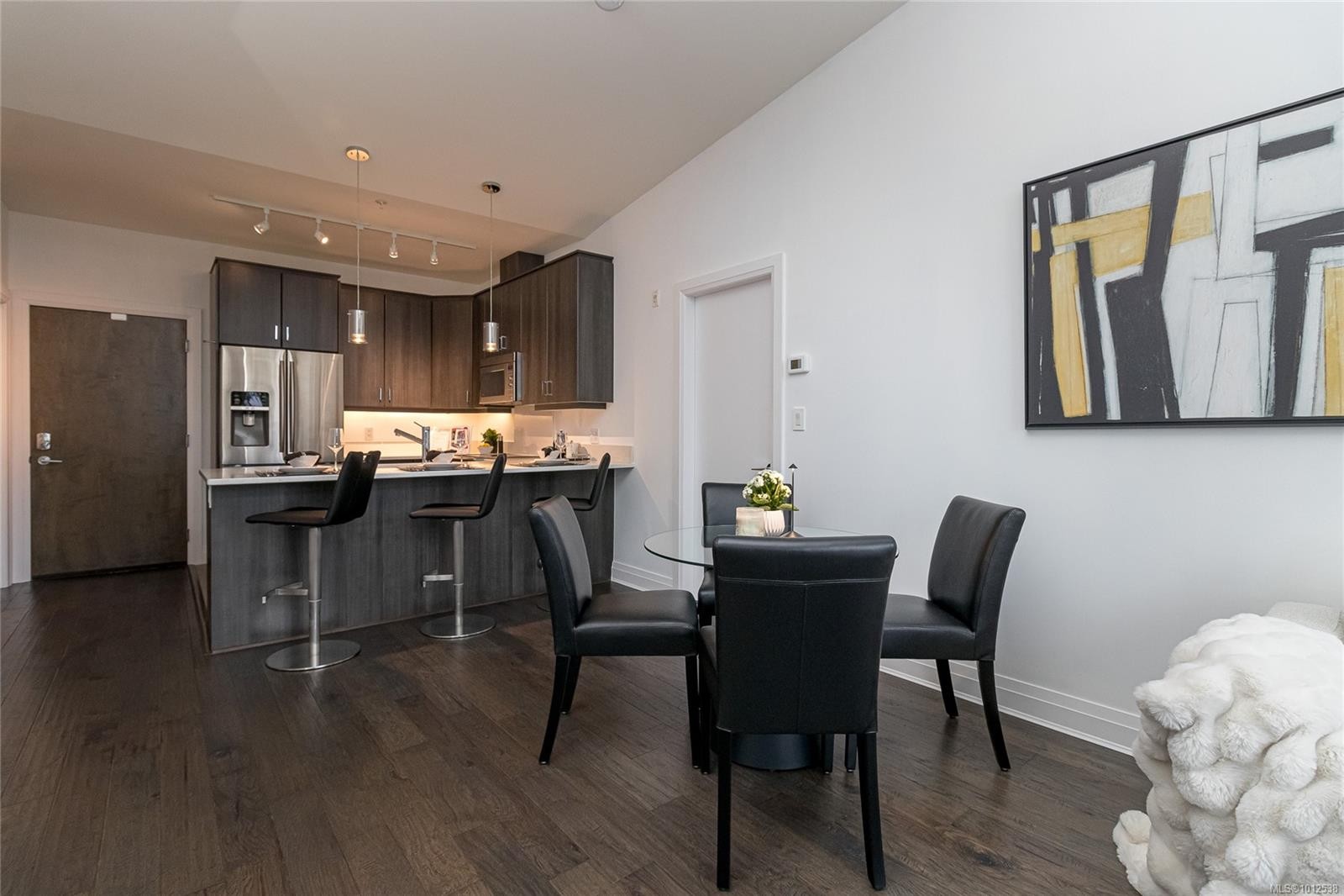 415-1145 Sikorsky Rd, Langford, BC - Indoor