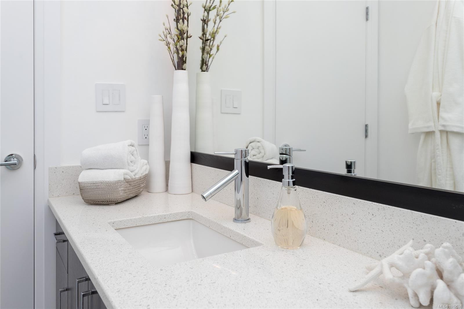 415-1145 Sikorsky Rd, Langford, BC - Indoor Photo Showing Bathroom