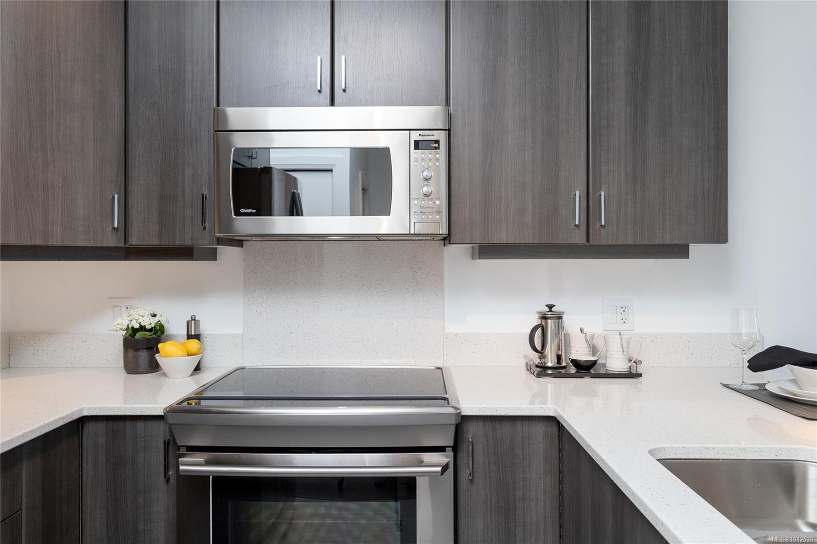 415-1145 Sikorsky Rd, Langford, BC - Indoor Photo Showing Kitchen With Upgraded Kitchen