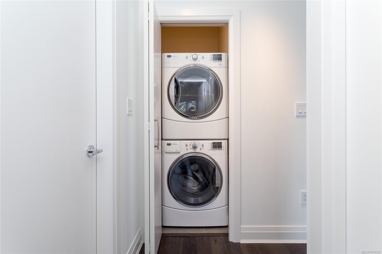 415-1145 Sikorsky Rd, Langford, BC - Indoor Photo Showing Laundry Room