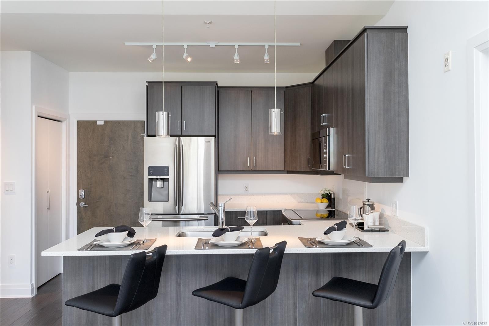 415-1145 Sikorsky Rd, Langford, BC - Indoor Photo Showing Kitchen With Upgraded Kitchen