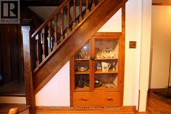 Built-in display cabinet -