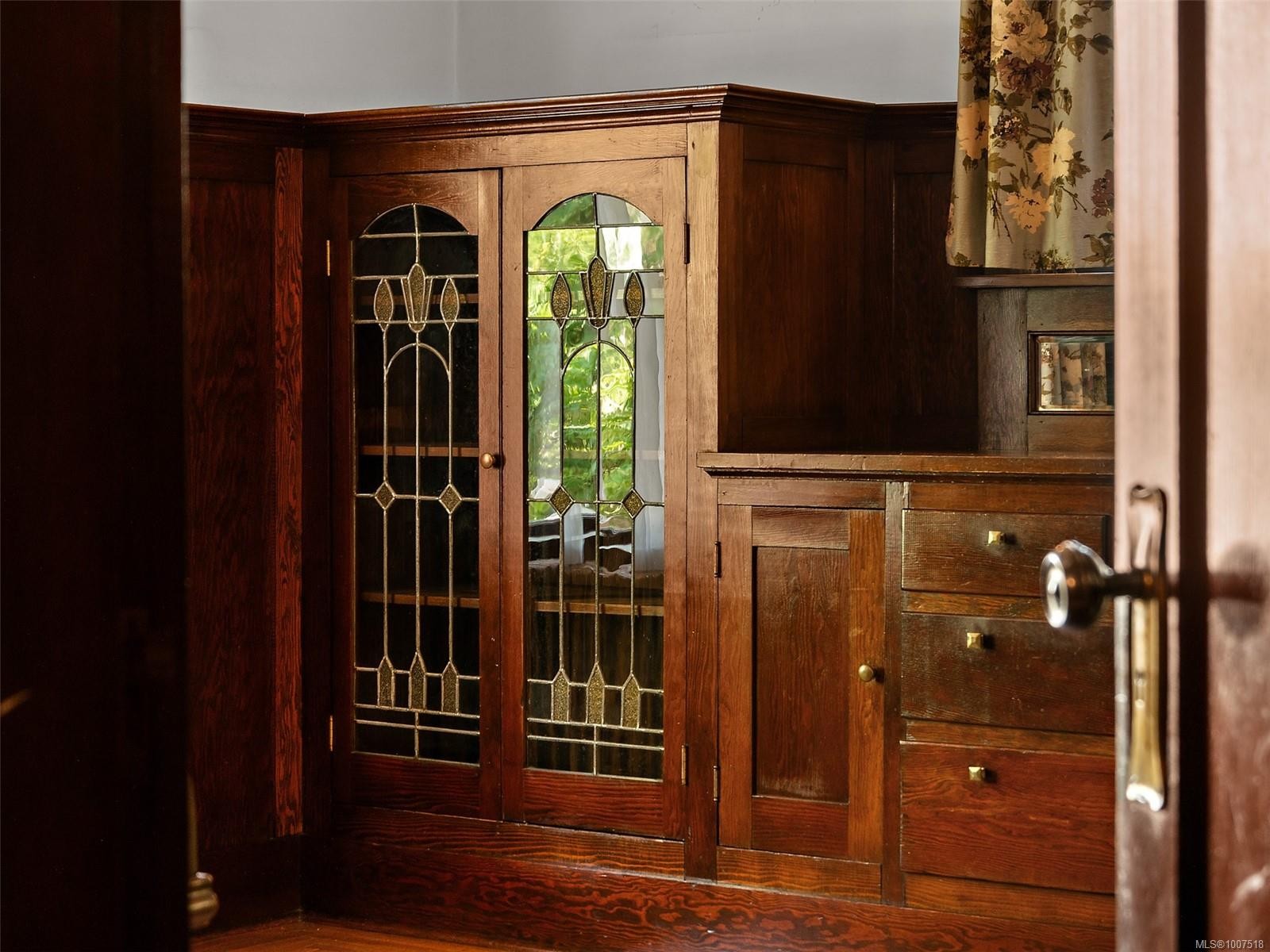 1353 Craigdarroch Rd, Victoria, BC