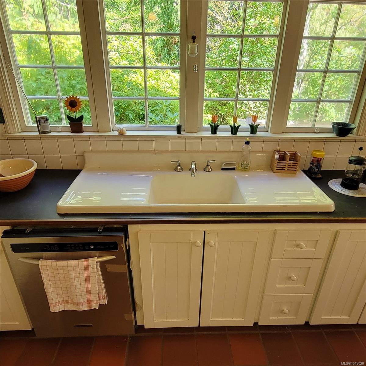 1 Morewater Rd, Lasqueti Island, BC