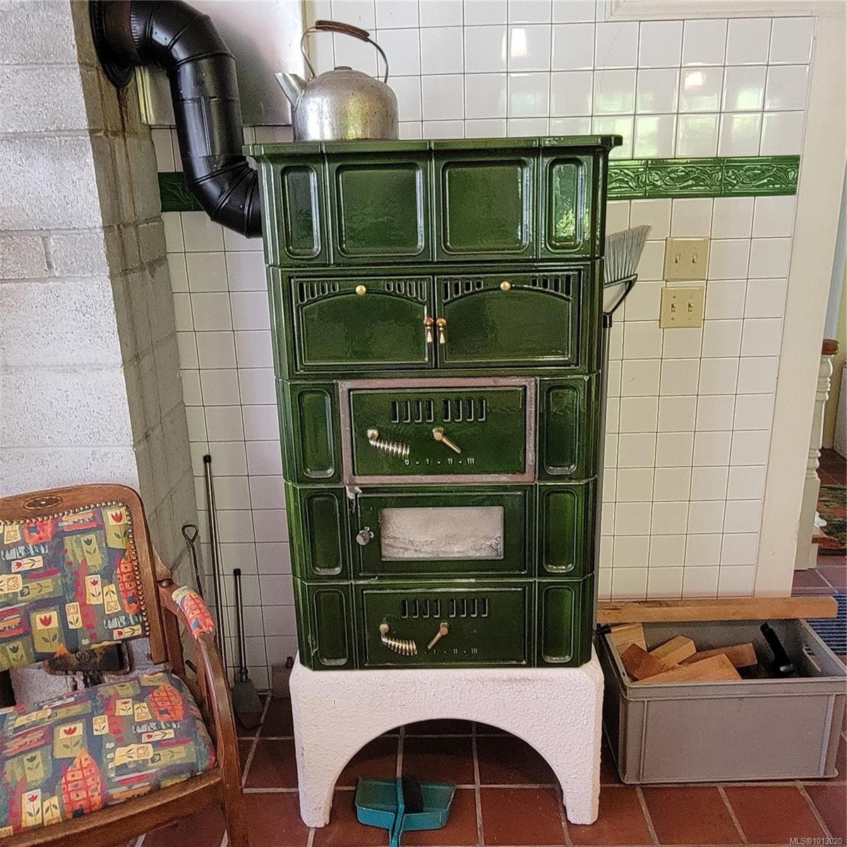 1 Morewater Rd, Lasqueti Island, BC