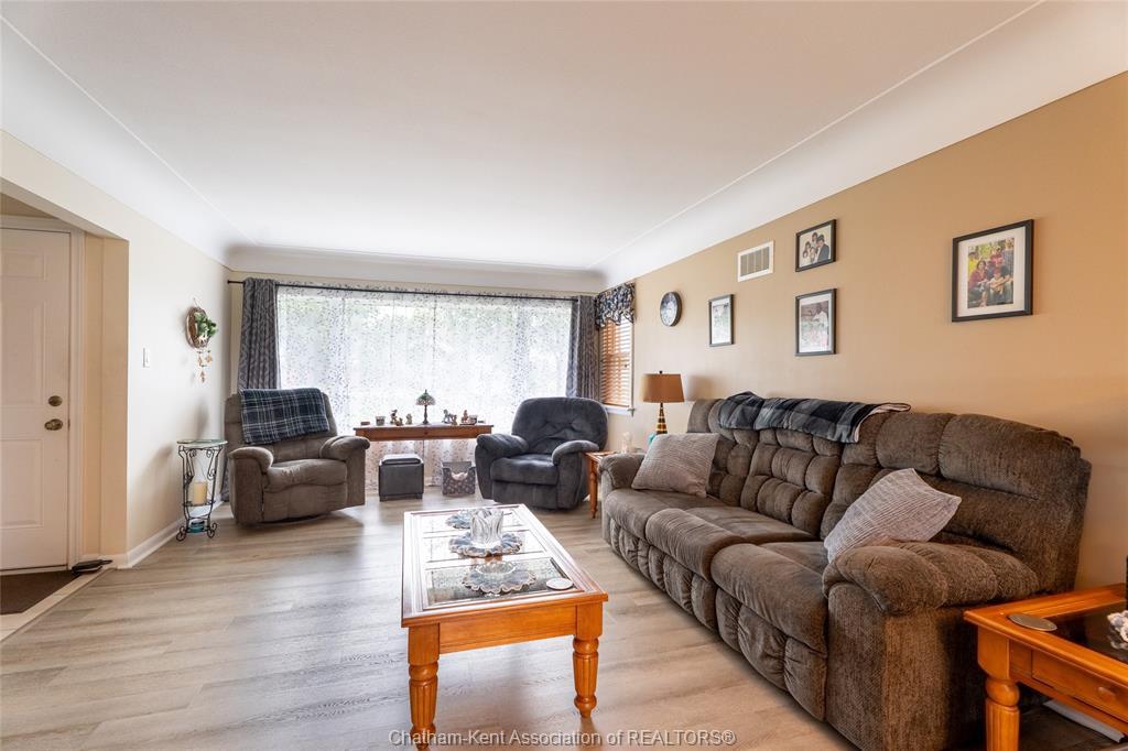 7733 Queens Line, Chatham, ON