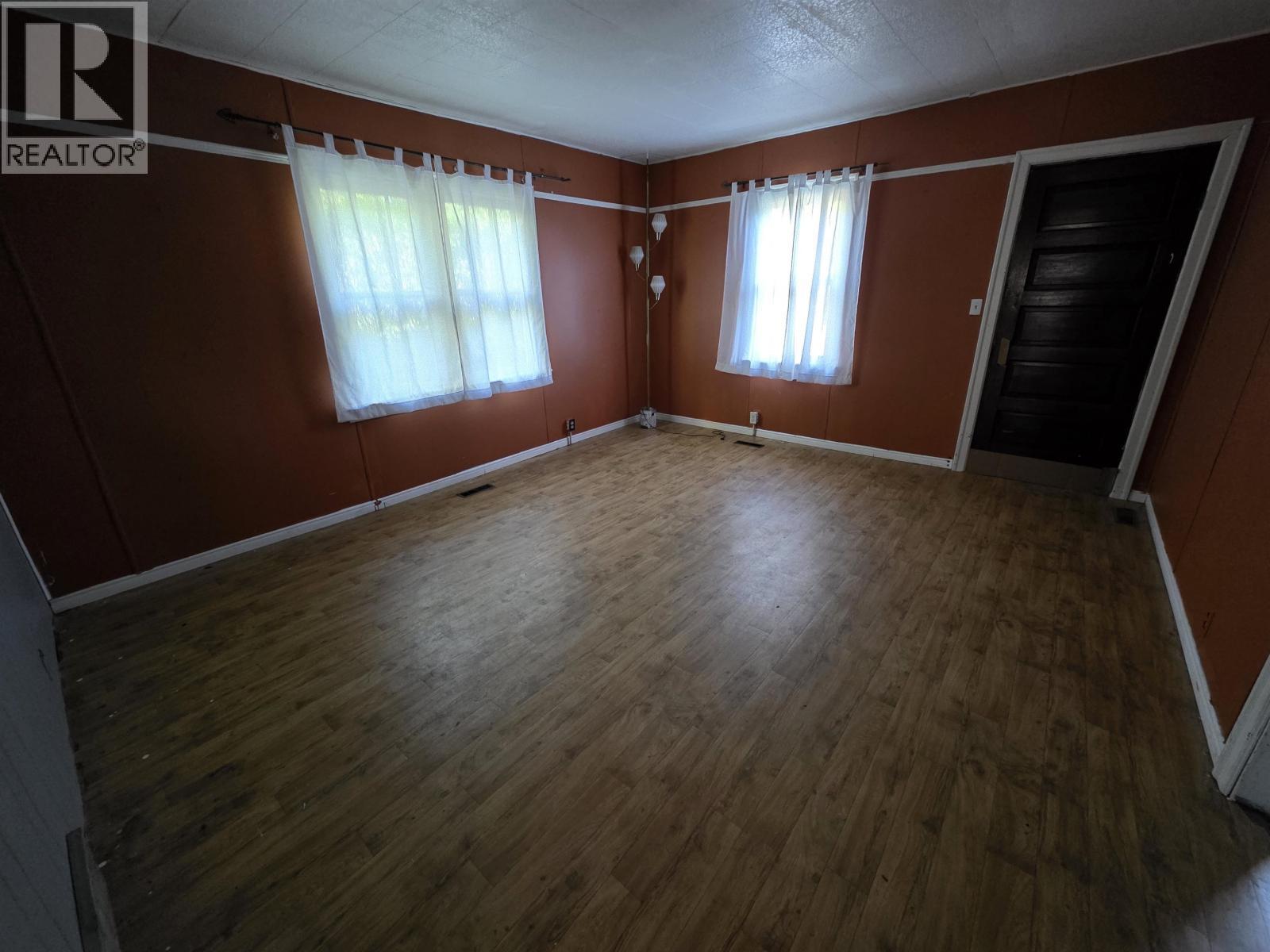 9823 E Birch Avenue, Taylor, BC - Indoor Photo Showing Other Room