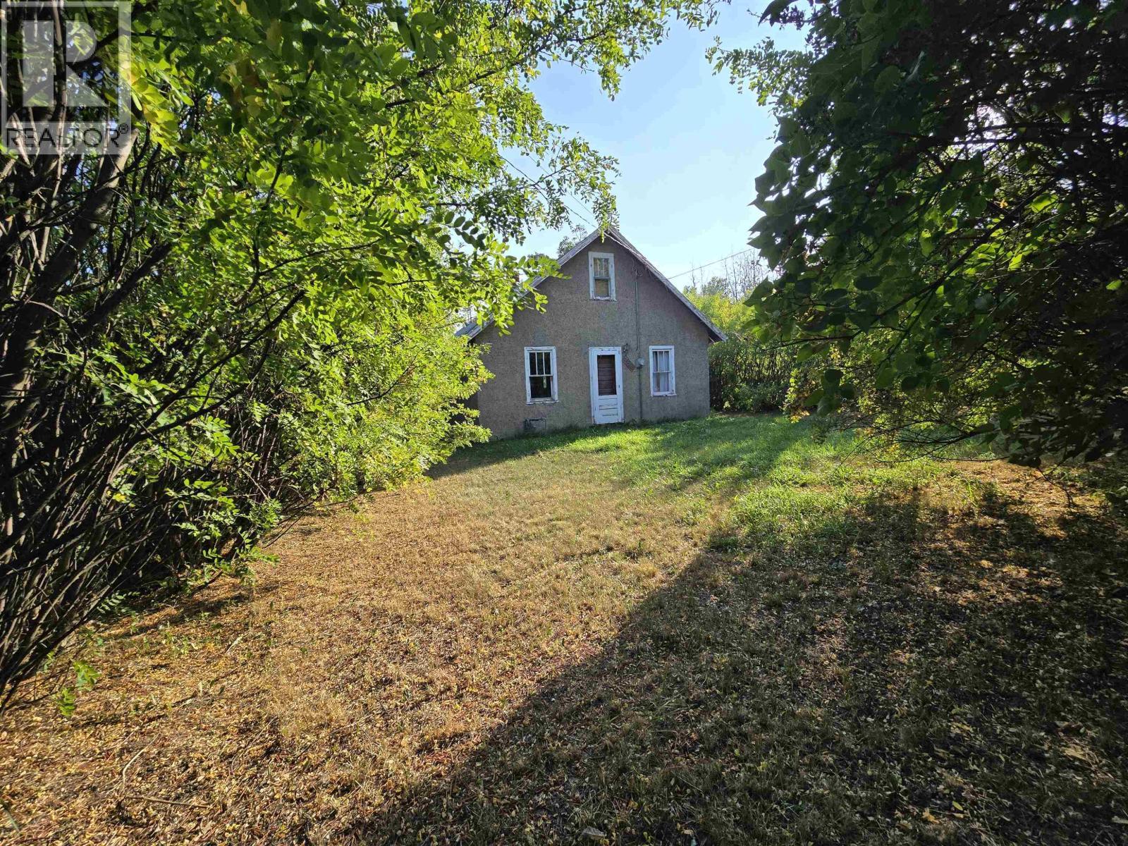 9823 E Birch Avenue, Taylor, BC - Outdoor