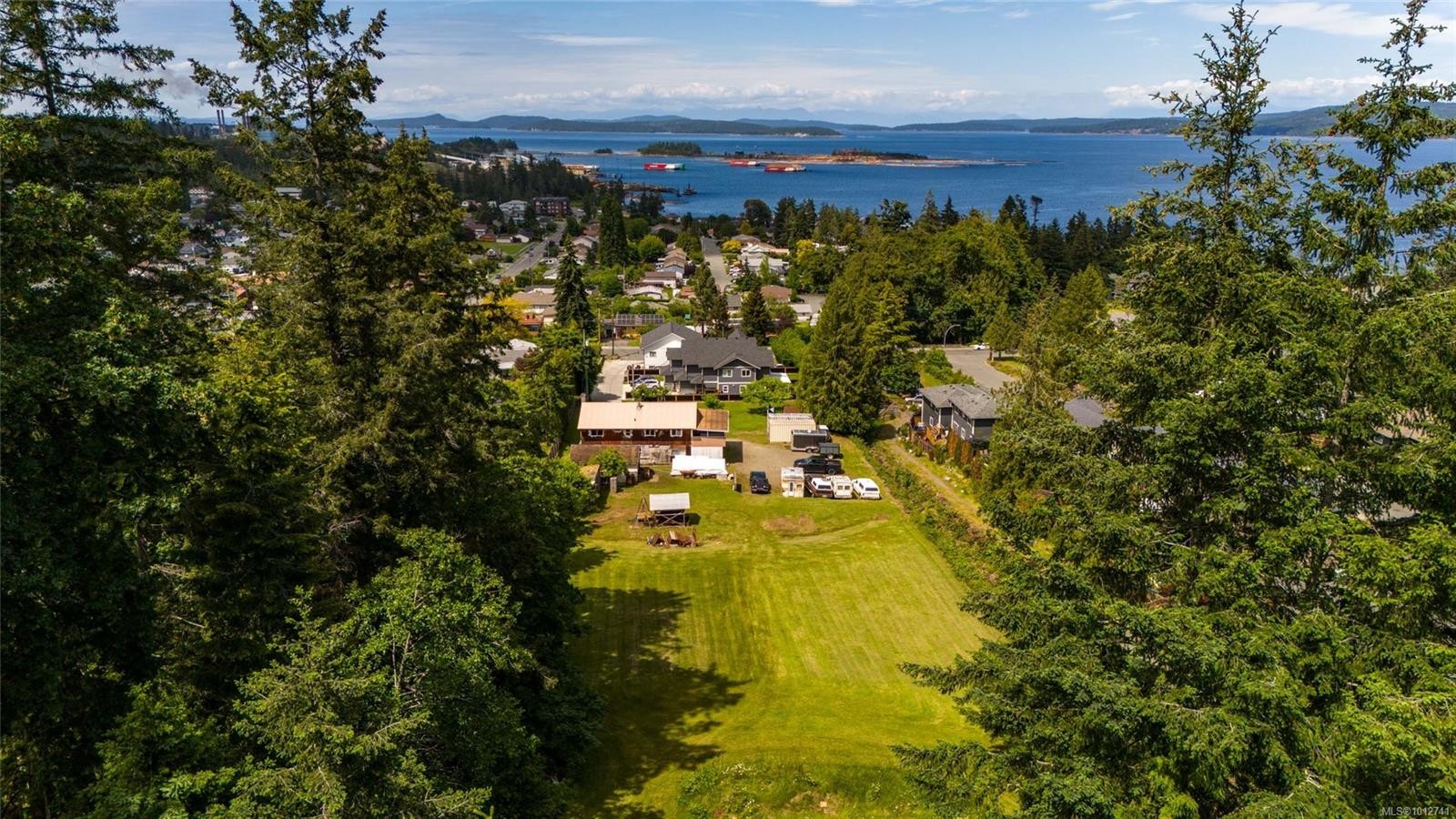 1512 Adelaide St, Crofton, BC