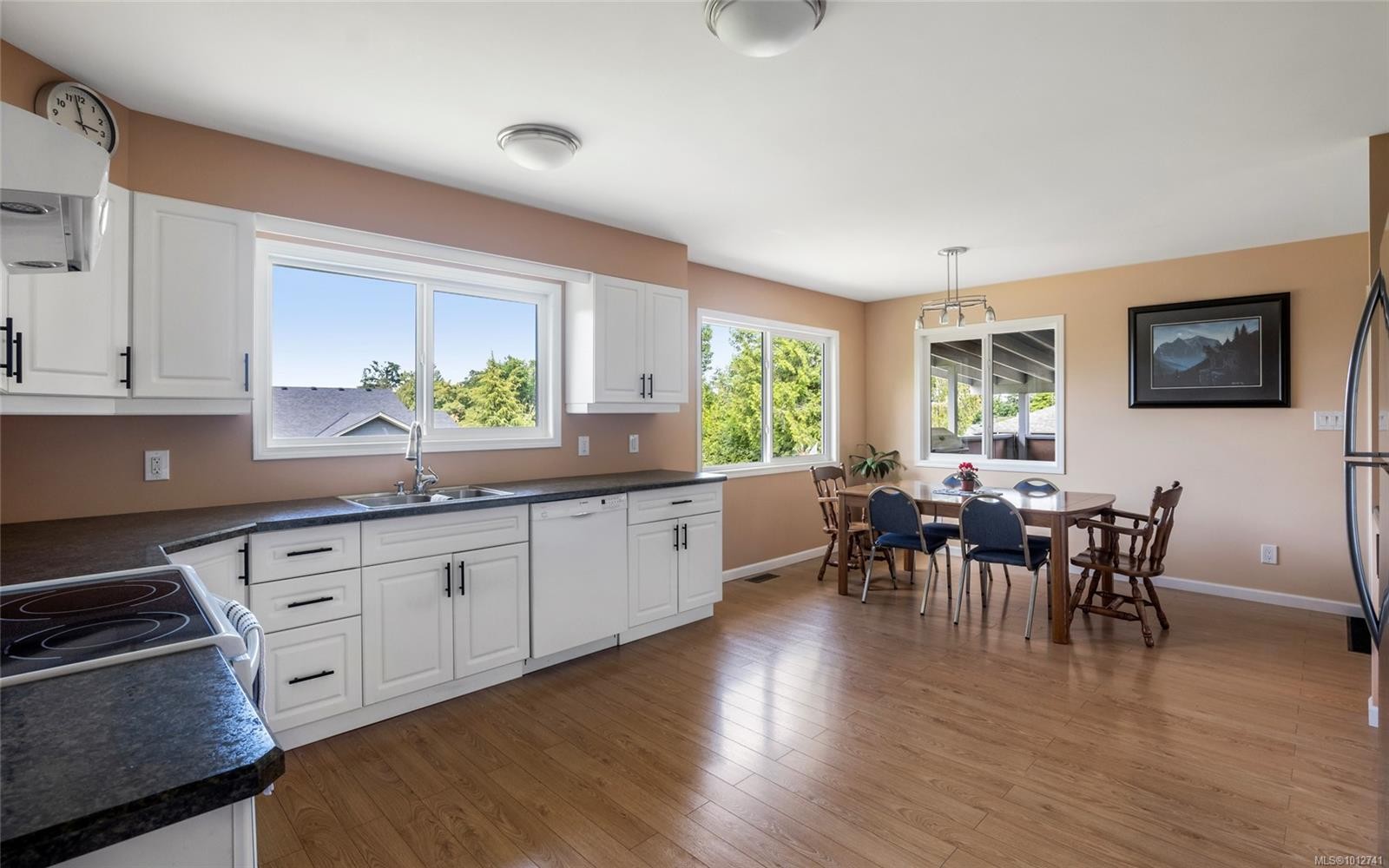 1512 Adelaide St, Crofton, BC