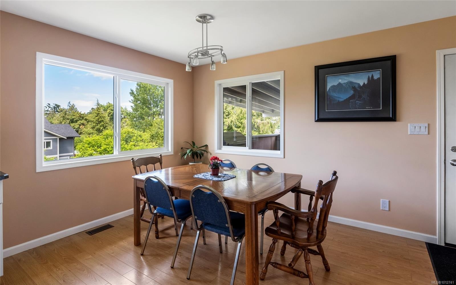 1512 Adelaide St, Crofton, BC