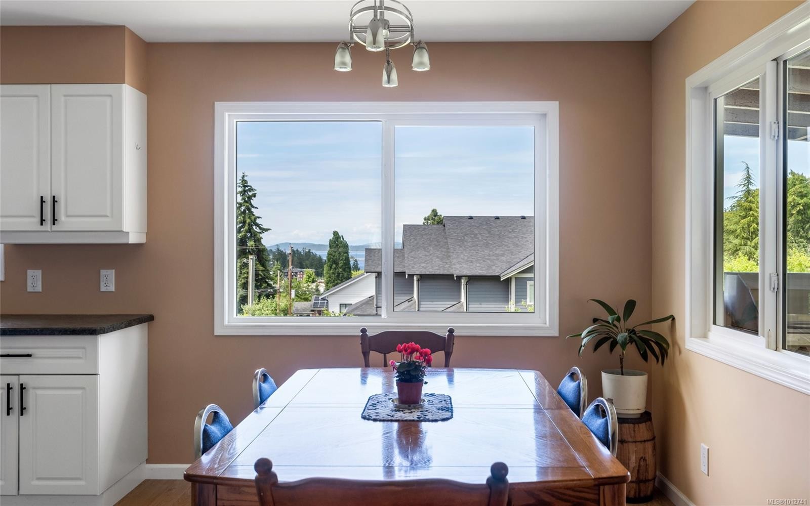 1512 Adelaide St, Crofton, BC